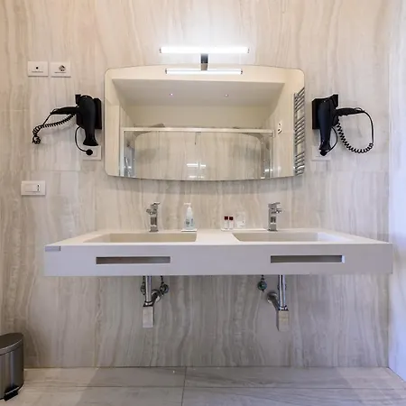 Nocleg ze śniadaniem Residenza Molinari 3*